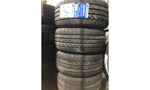 DELMAX 235/40/ZR18